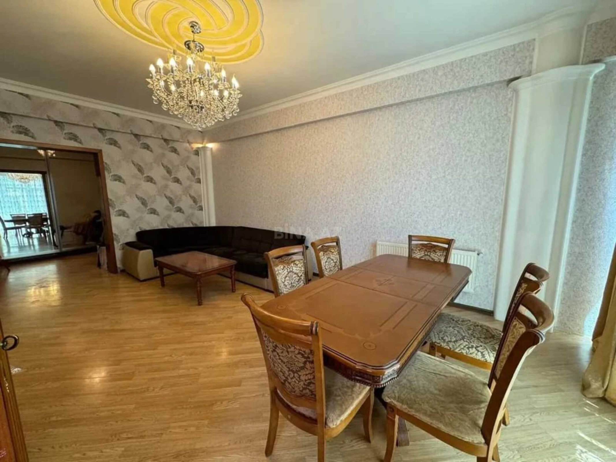 Kirayə verilir 3 otaqlı mənzil 120 m²