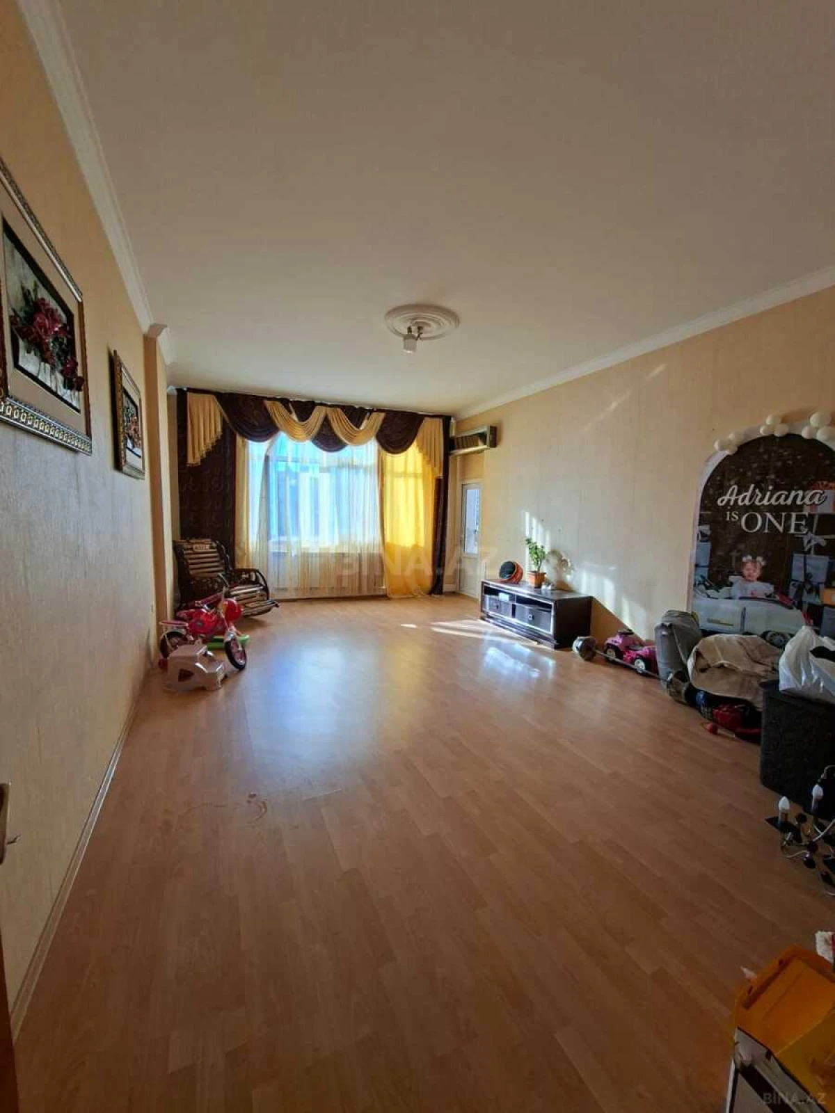 Satılır 3 otaqlı mənzil 150 m²