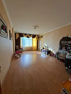 Satılır 3 otaqlı mənzil 150 m²