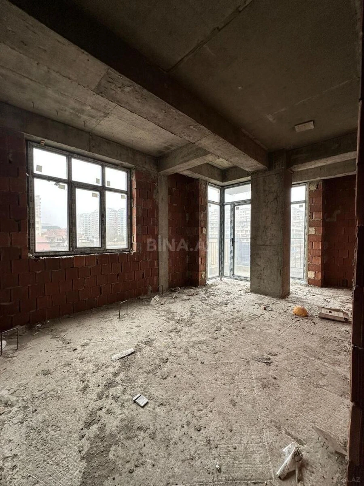 Satılır 2 otaqlı mənzil 68.5 m²