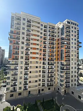 Satılır 3 otaqlı mənzil 118.7 m²