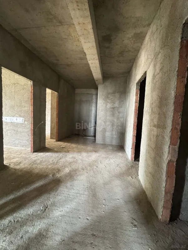 Satılır 3 otaqlı mənzil 118.7 m²