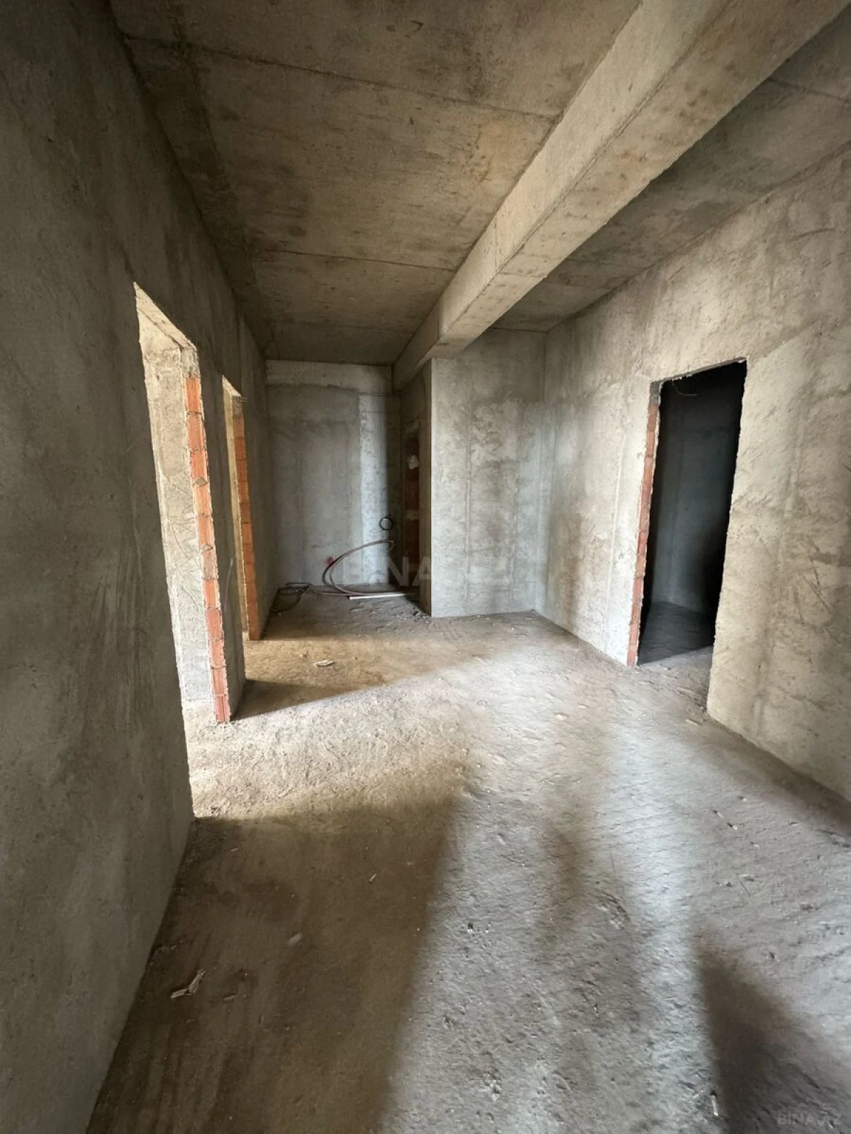 Satılır 3 otaqlı mənzil 118.7 m²
