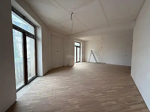 Satılır 3 otaqlı mənzil 130 m²