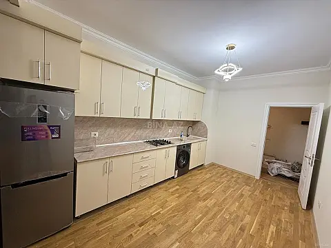 Kirayə verilir 2 otaqlı mənzil 85 m²
