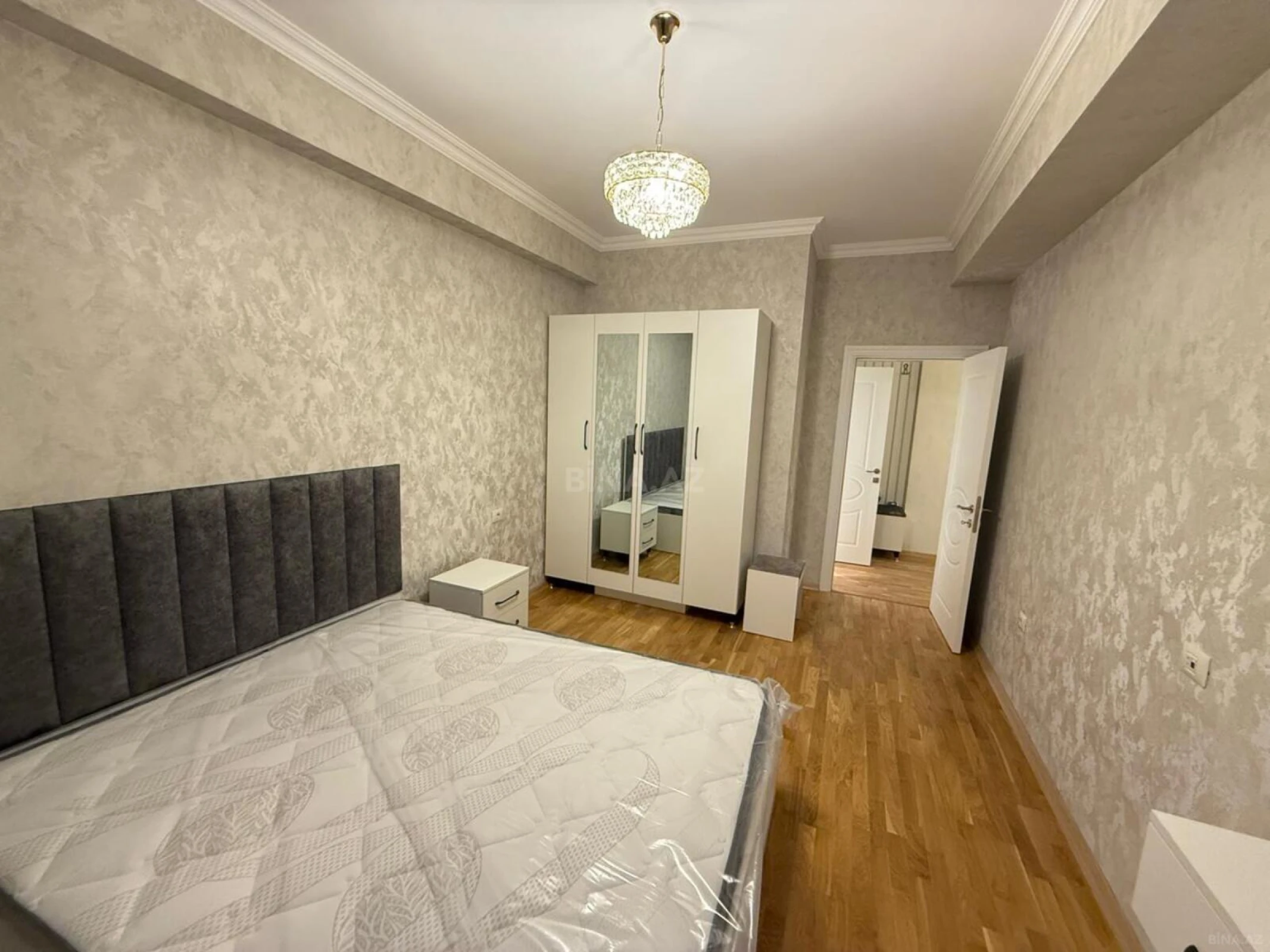 Kirayə verilir 2 otaqlı mənzil 85 m²