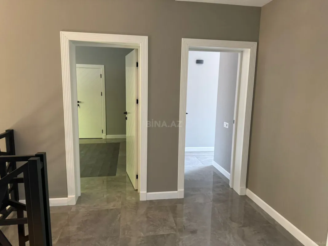 Satılır 10 otaqlı həyət evi 450 m²