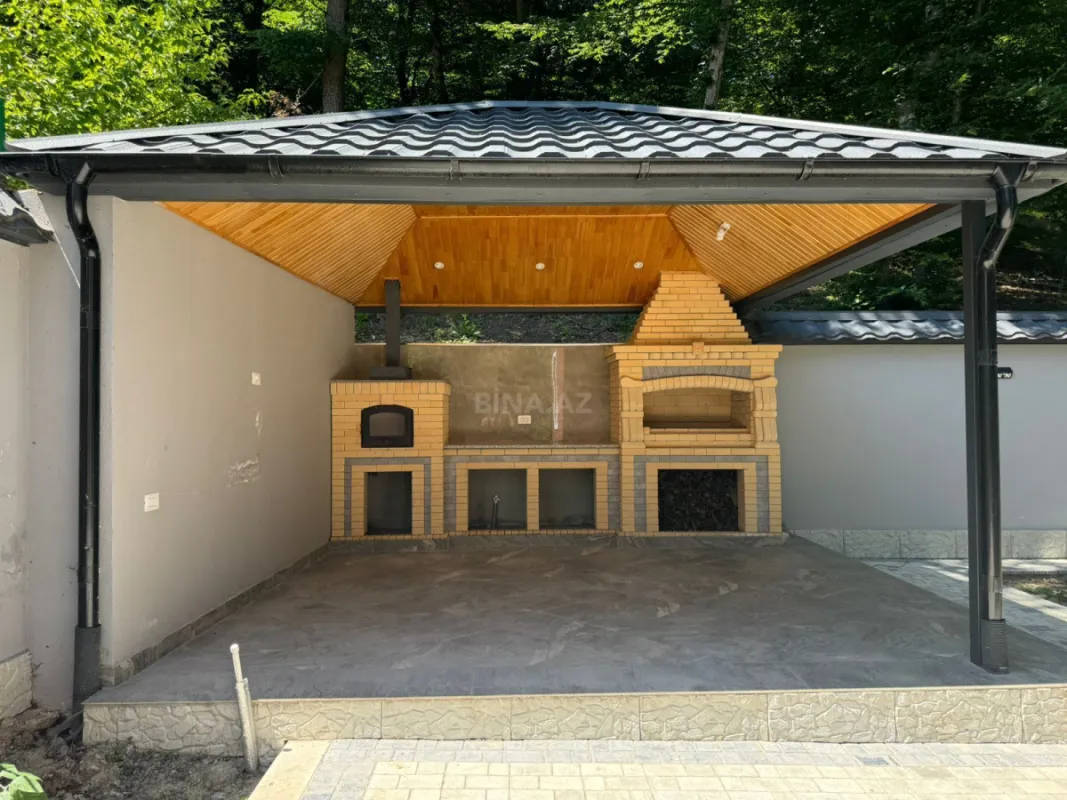 Satılır 10 otaqlı həyət evi 450 m²