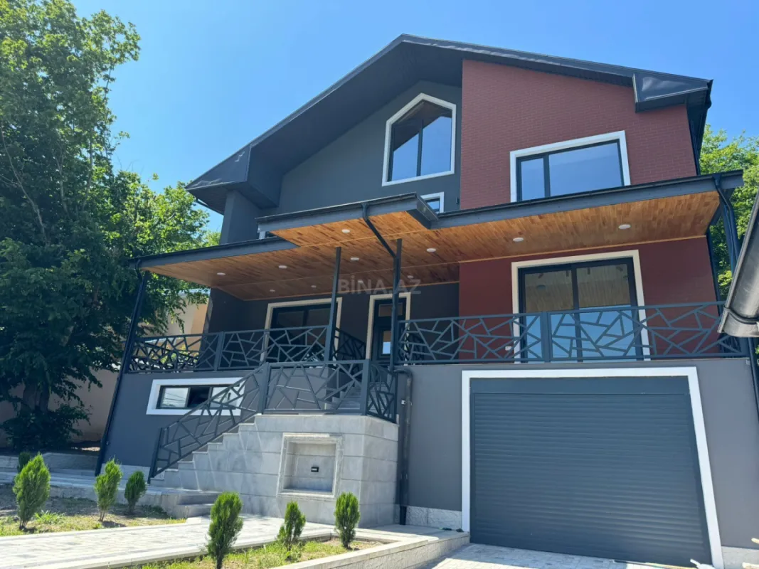 Satılır 10 otaqlı həyət evi 450 m²