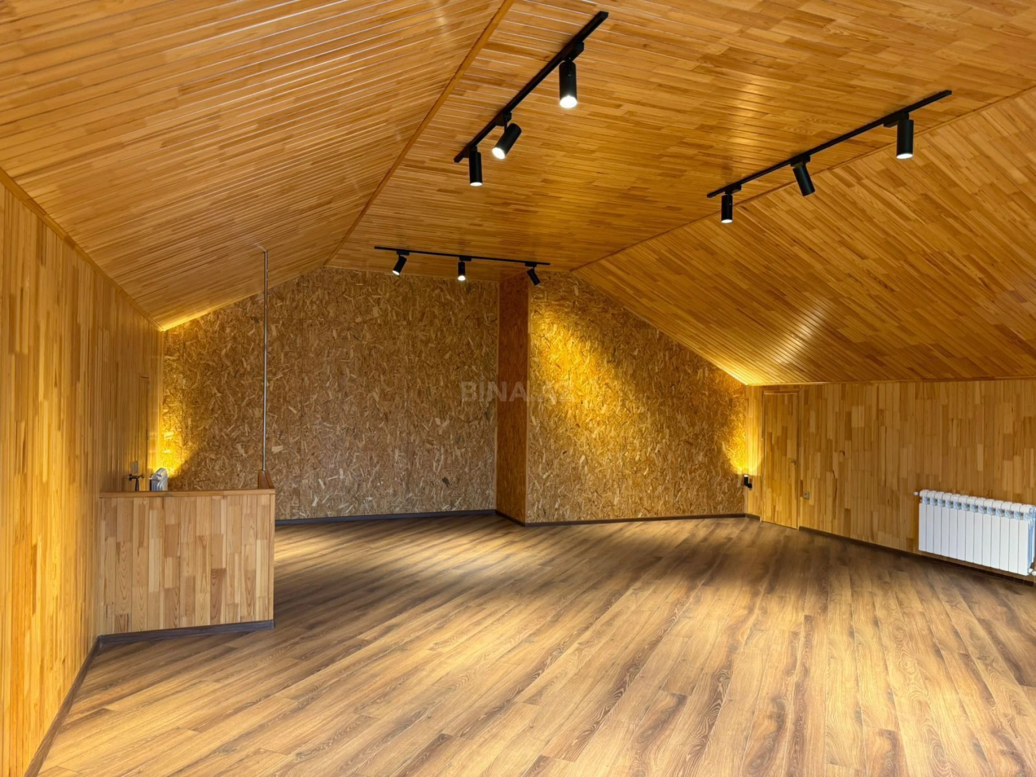 Satılır 10 otaqlı həyət evi 450 m²