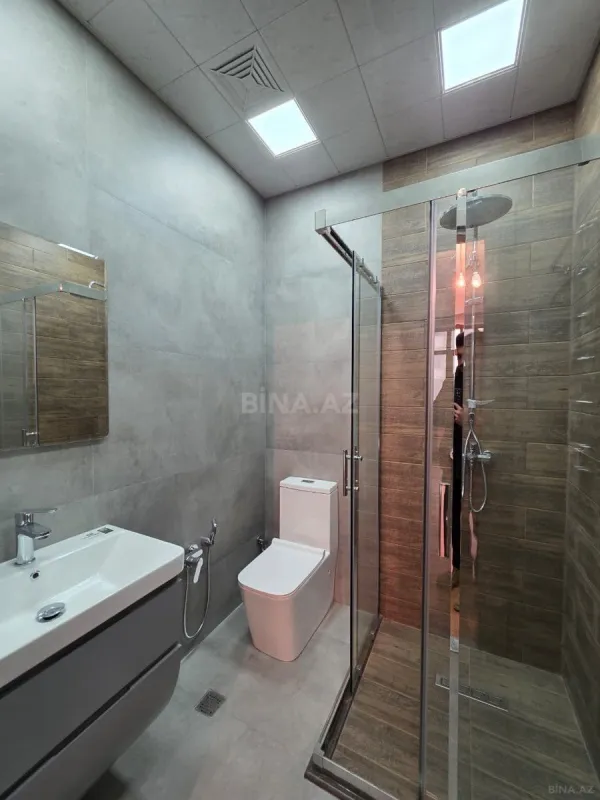 Satılır 4 otaqlı mənzil 175 m²
