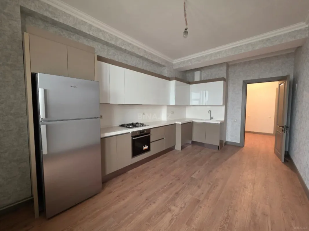 Satılır 4 otaqlı mənzil 175 m²
