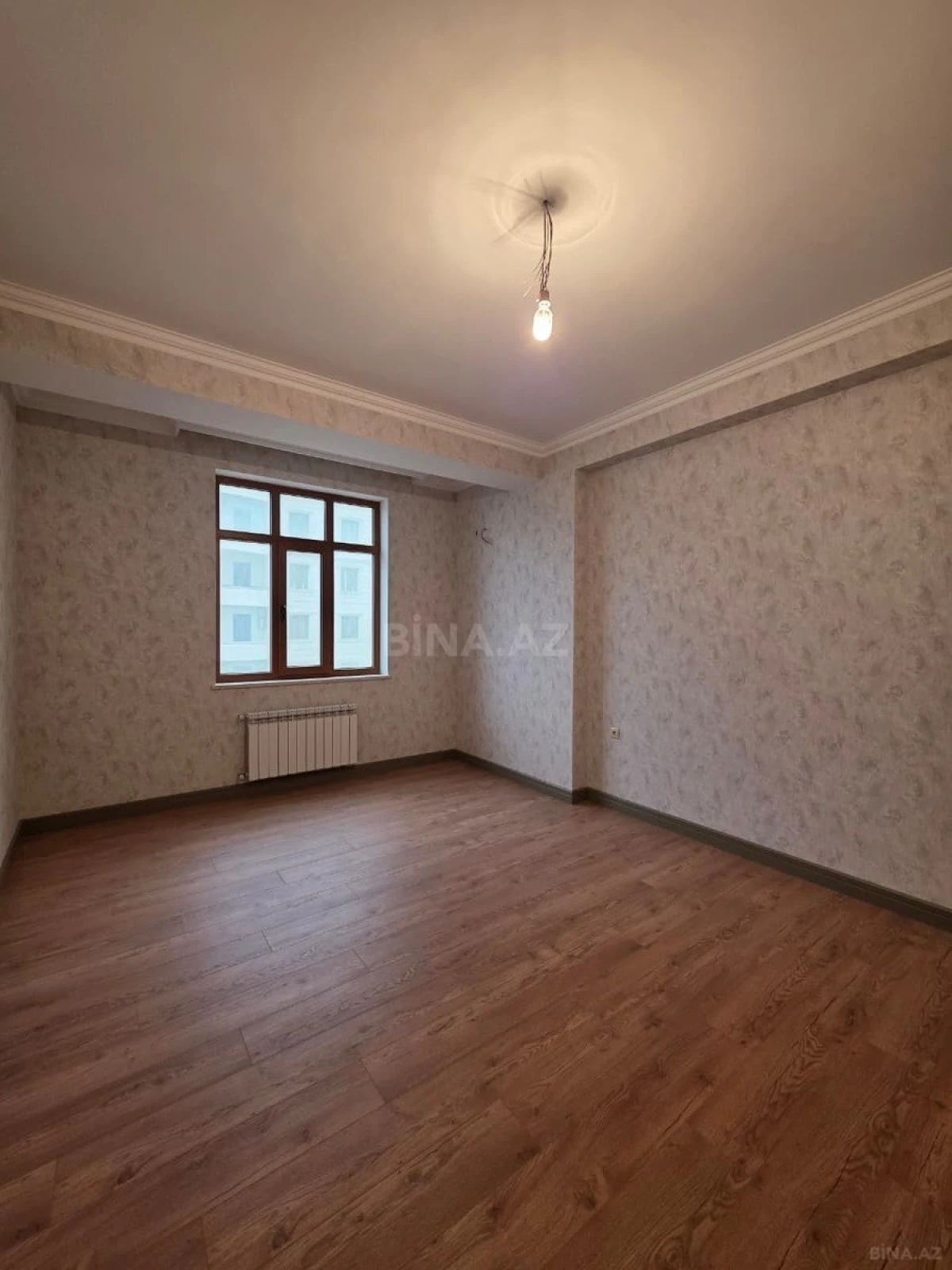 Satılır 4 otaqlı mənzil 175 m²