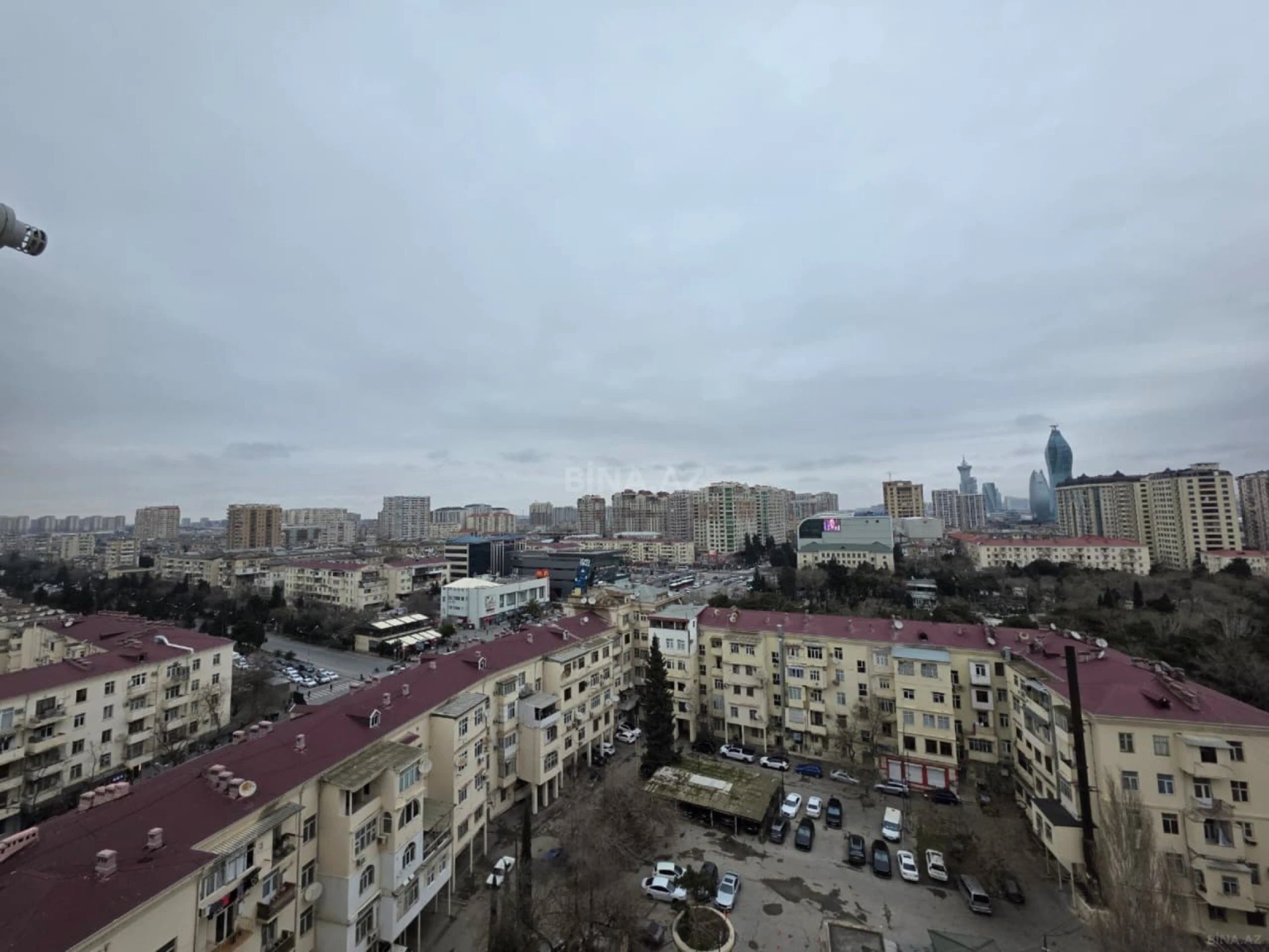 Satılır 4 otaqlı mənzil 175 m²