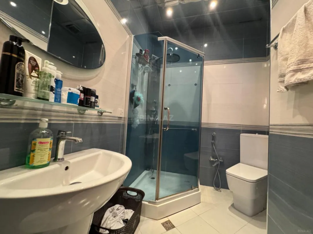 Satılır 4 otaqlı mənzil 210 m²