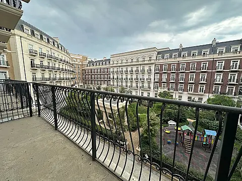 Satılır 4 otaqlı mənzil 159.2 m²