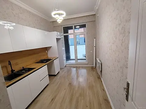 Kirayə verilir 2 otaqlı mənzil 81 m²