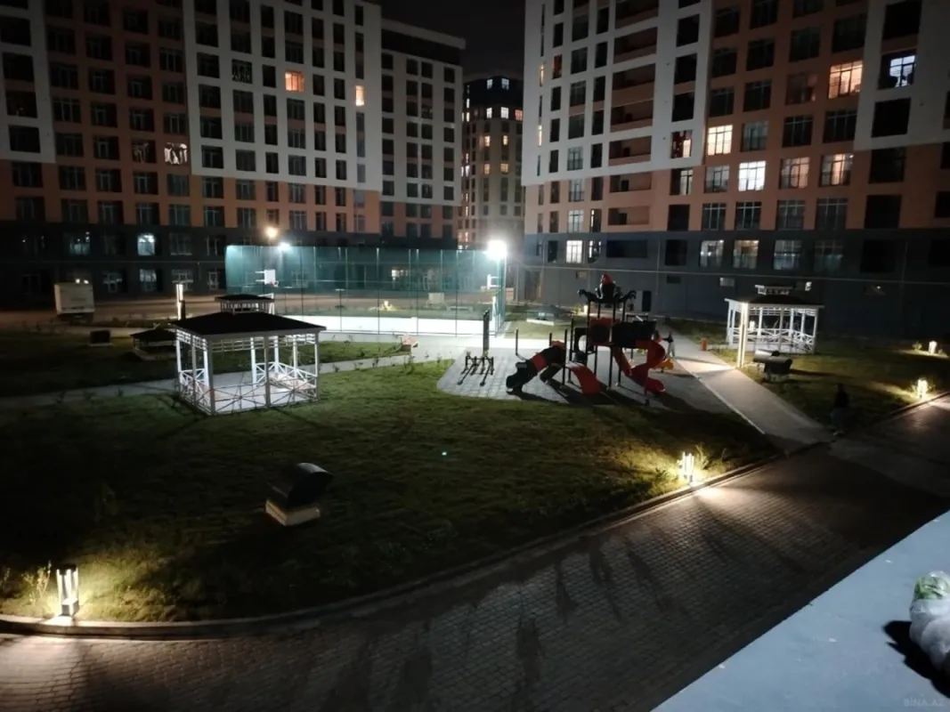 Kirayə verilir 2 otaqlı mənzil 81 m²