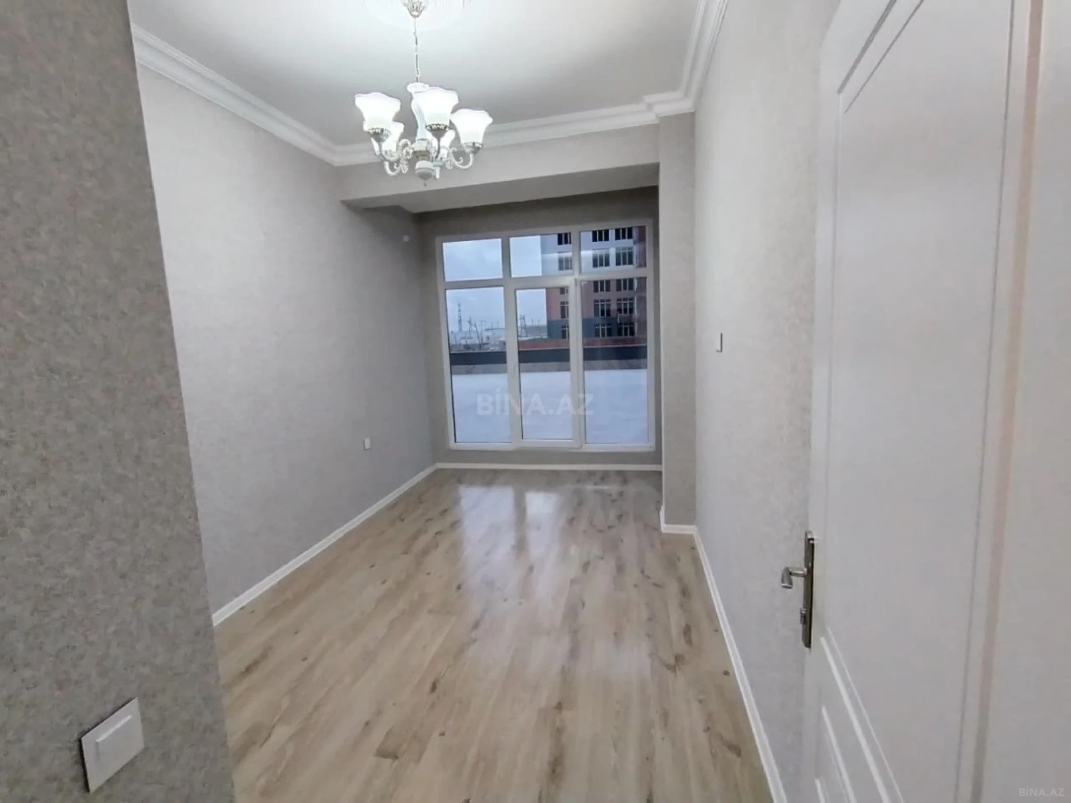 Kirayə verilir 2 otaqlı mənzil 81 m²