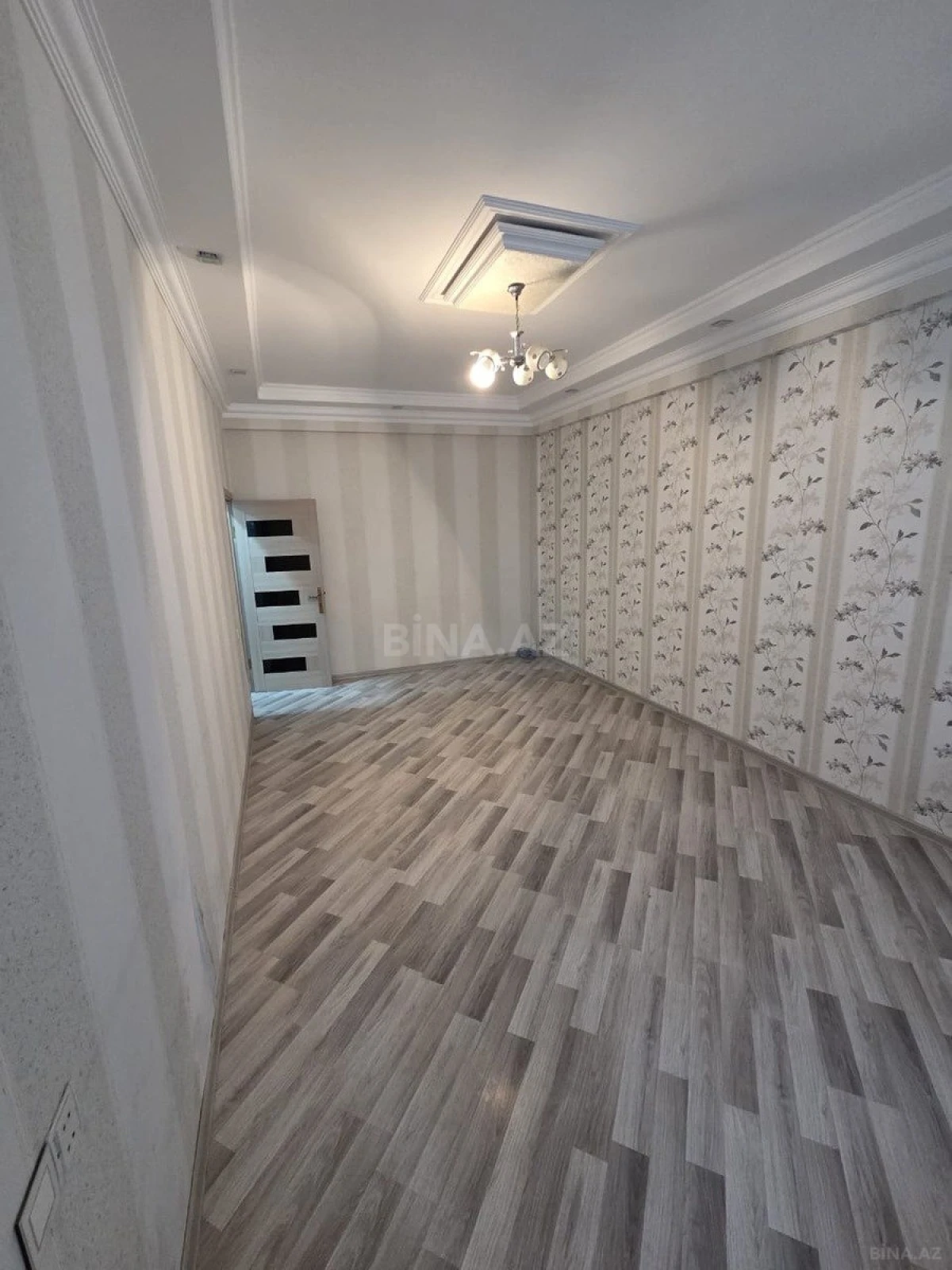 Satılır 2 otaqlı mənzil 89 m²