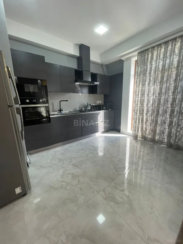 Kirayə verilir 2 otaqlı mənzil 96 m²