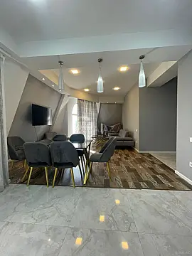 Kirayə verilir 2 otaqlı mənzil 96 m²
