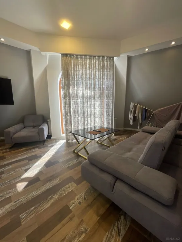 Kirayə verilir 2 otaqlı mənzil 96 m²