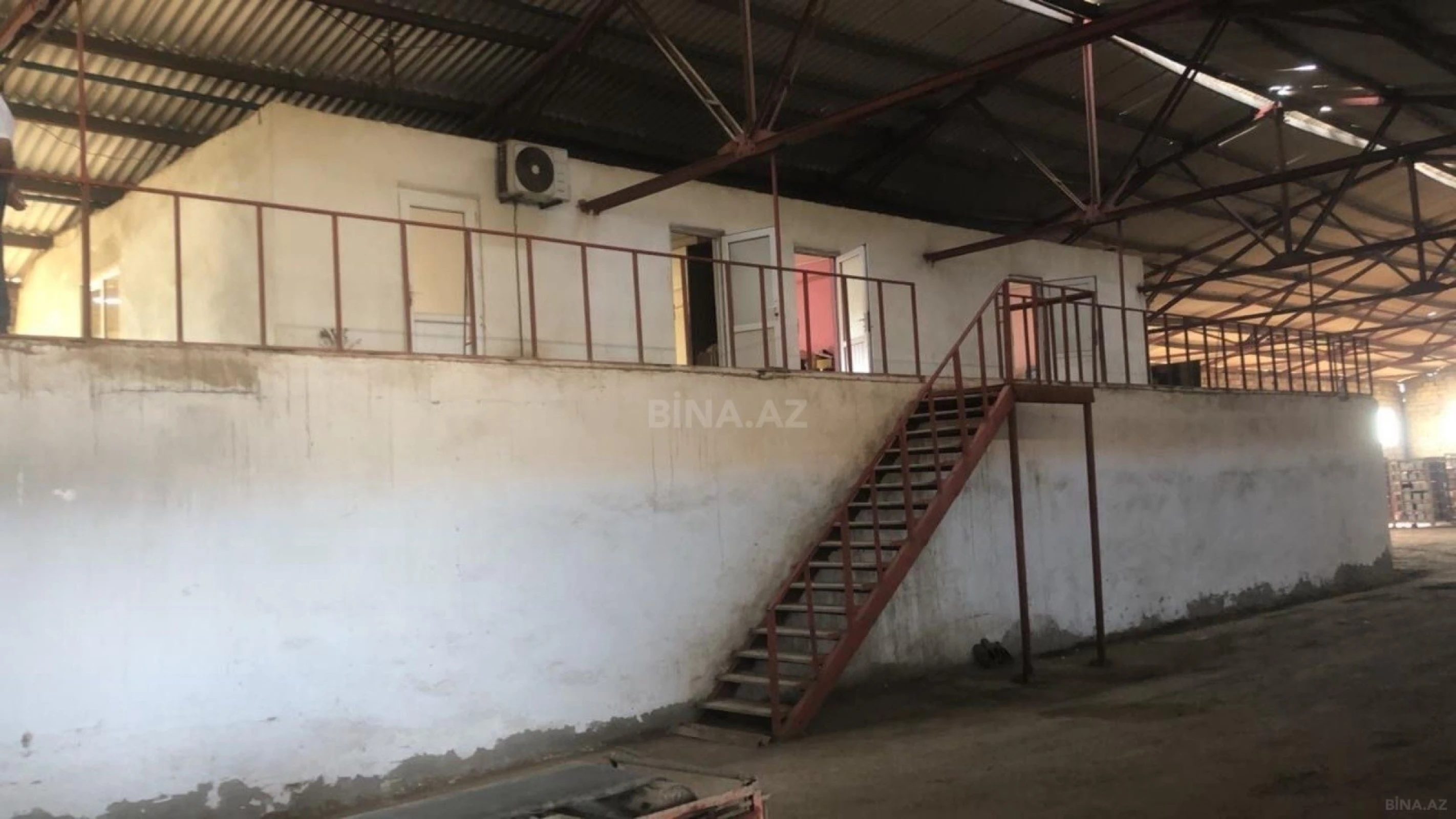 Satılır obyekt 3200 m²