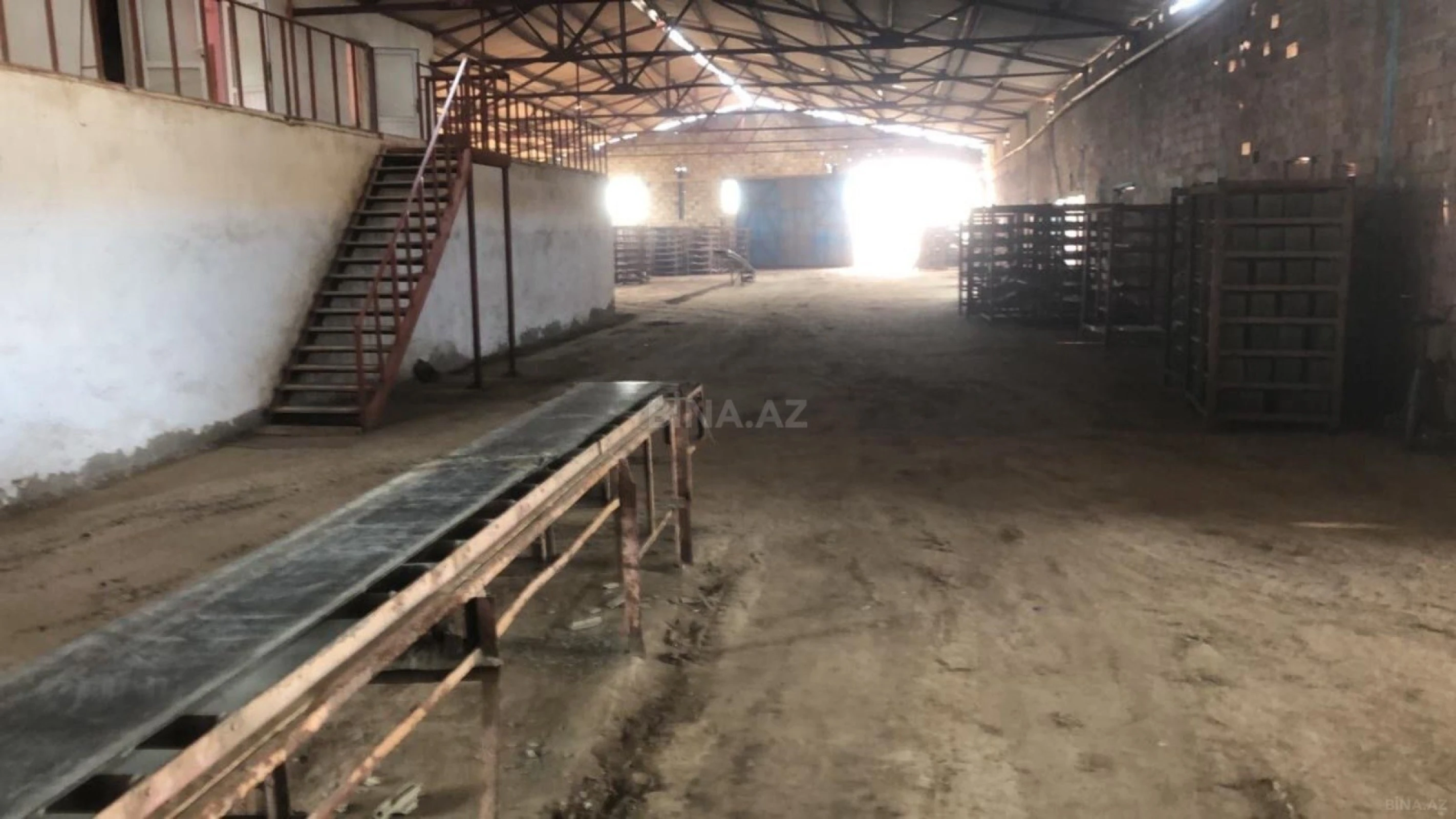 Satılır obyekt 3200 m²