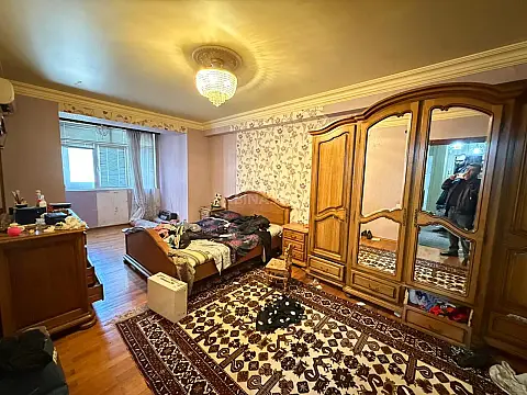Satılır 3 otaqlı mənzil 110 m²
