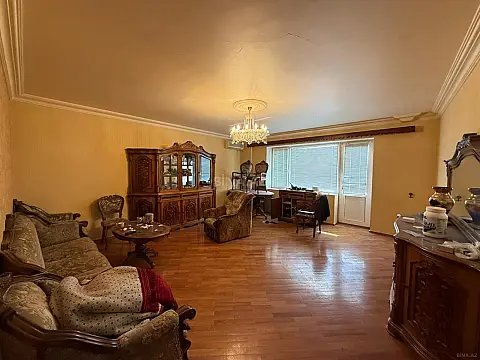 Satılır 3 otaqlı mənzil 110 m²