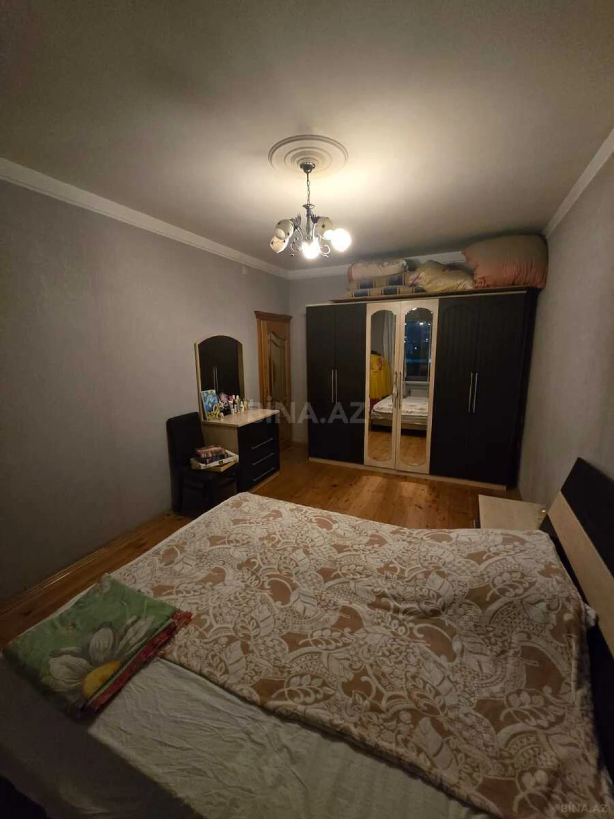 Satılır 4 otaqlı mənzil 100 m²