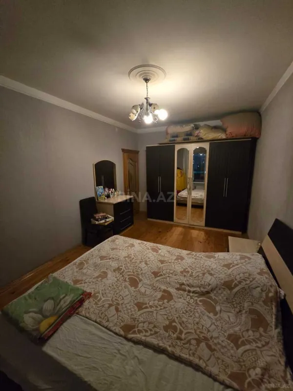 Satılır 4 otaqlı mənzil 100 m²
