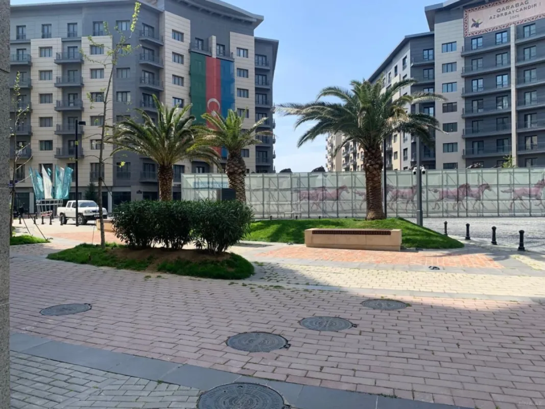 Satılır 5 otaqlı mənzil 253 m²
