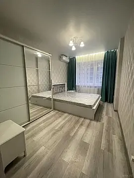 Satılır 4 otaqlı mənzil 205 m²