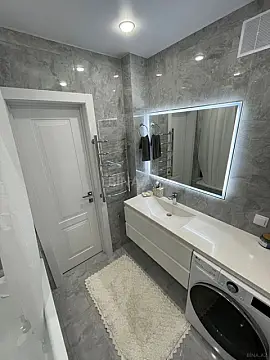 Satılır 4 otaqlı mənzil 205 m²