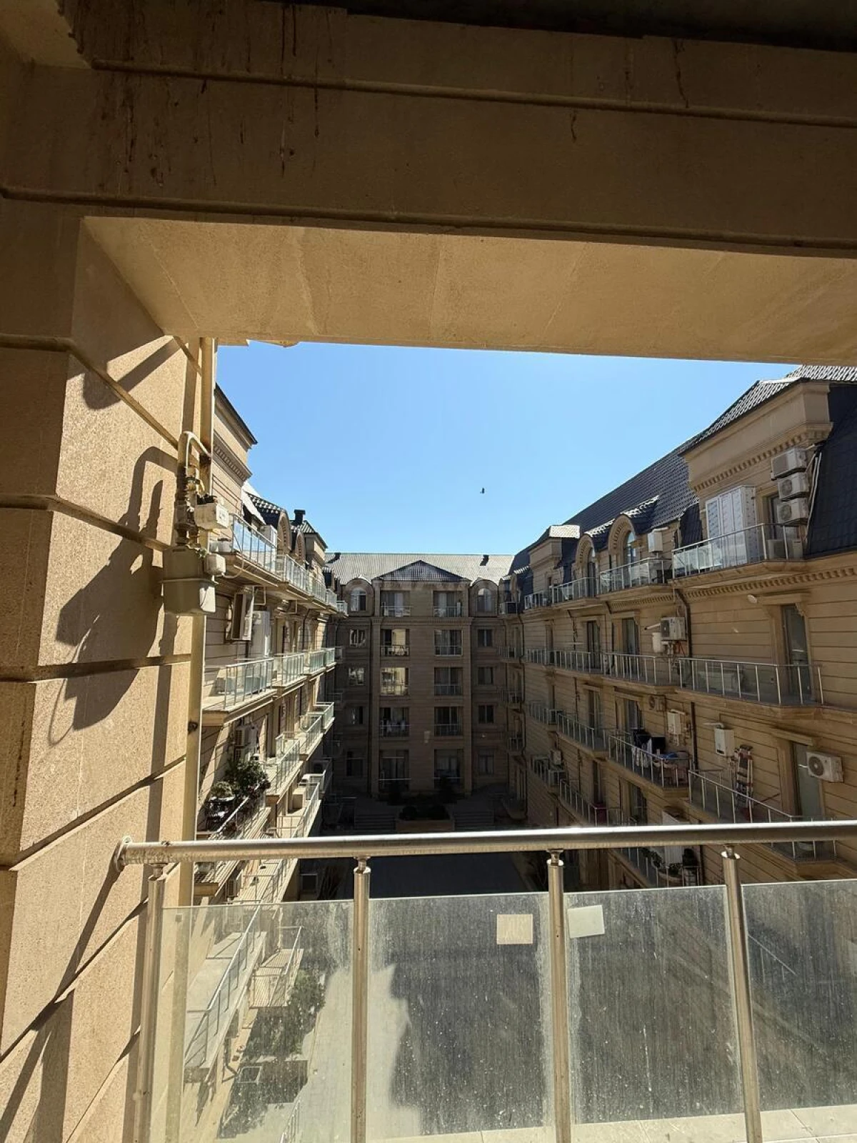 Satılır 3 otaqlı mənzil 115 m²