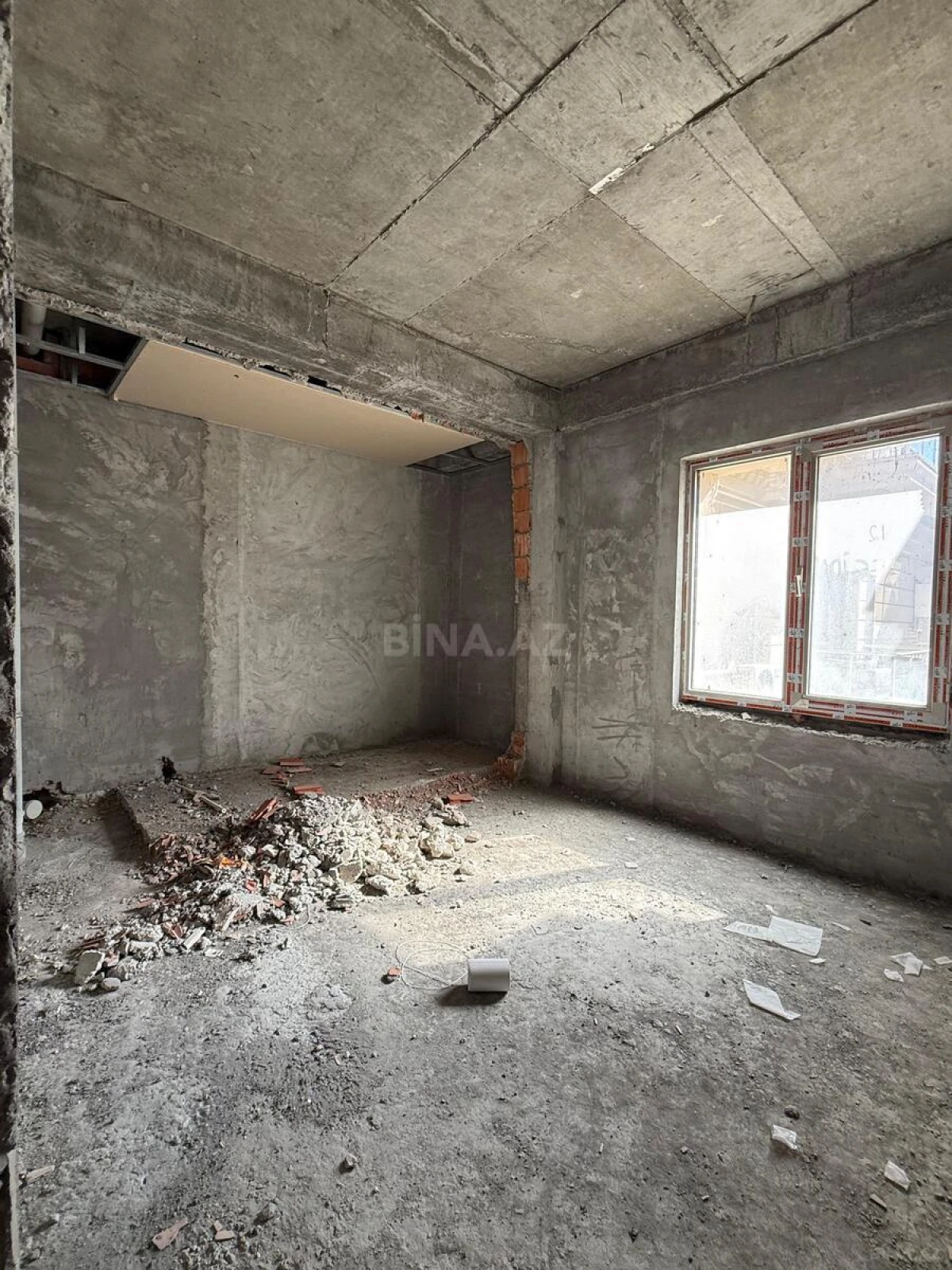 Satılır 3 otaqlı mənzil 115 m²