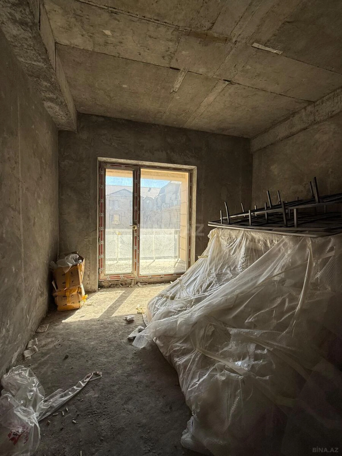 Satılır 3 otaqlı mənzil 115 m²