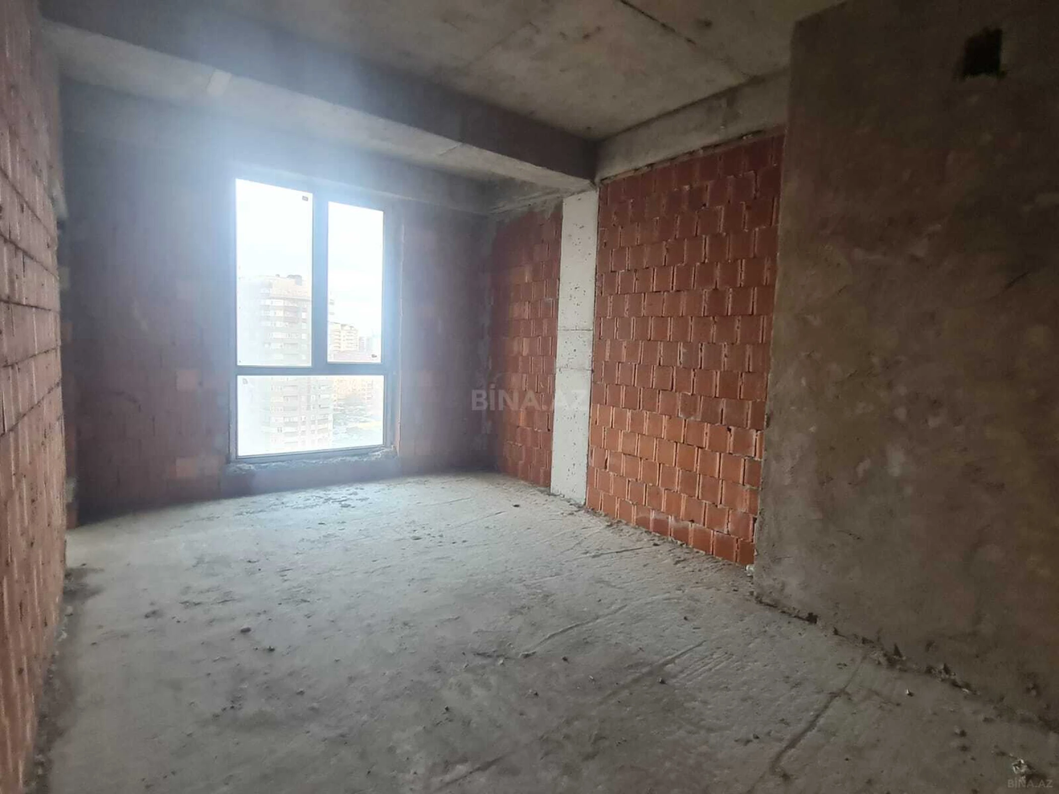 Satılır 2 otaqlı mənzil 96.7 m²