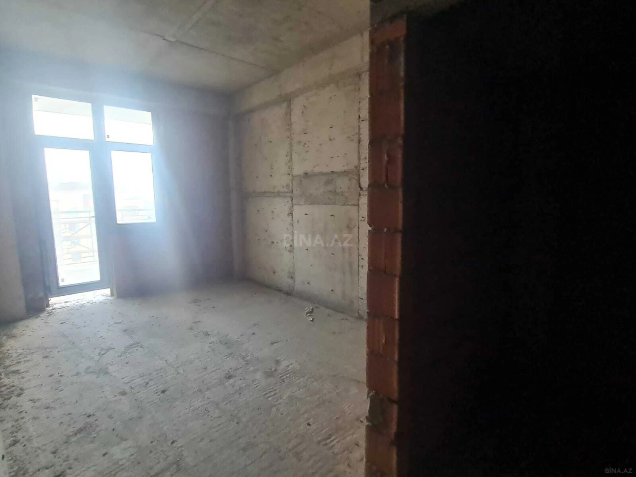 Satılır 2 otaqlı mənzil 96.7 m²