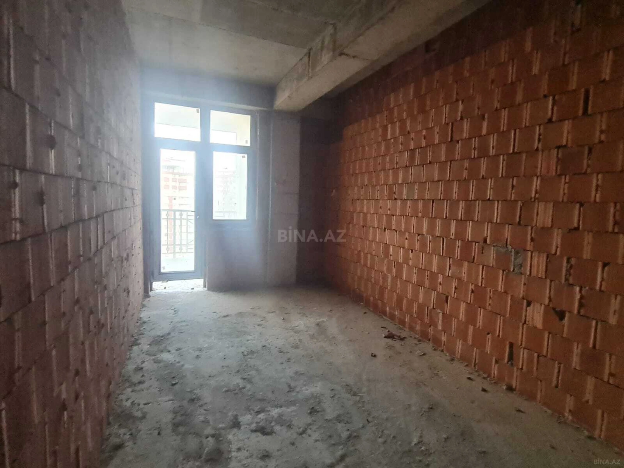 Satılır 2 otaqlı mənzil 96.7 m²