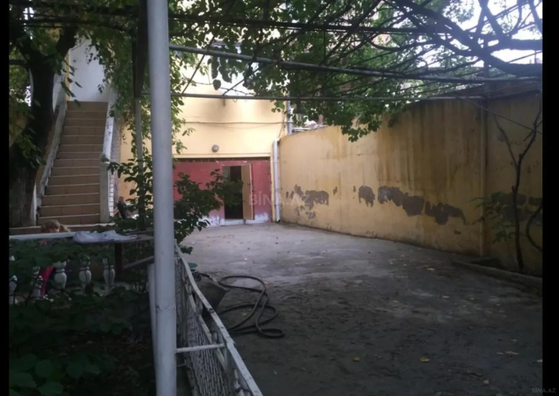 Kirayə verilir 6 otaqlı həyət evi 200 m²