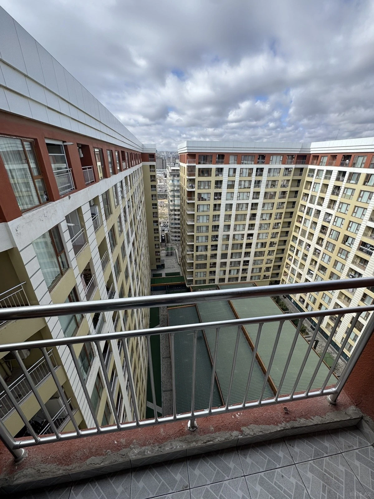 Kirayə verilir 2 otaqlı mənzil 96 m²