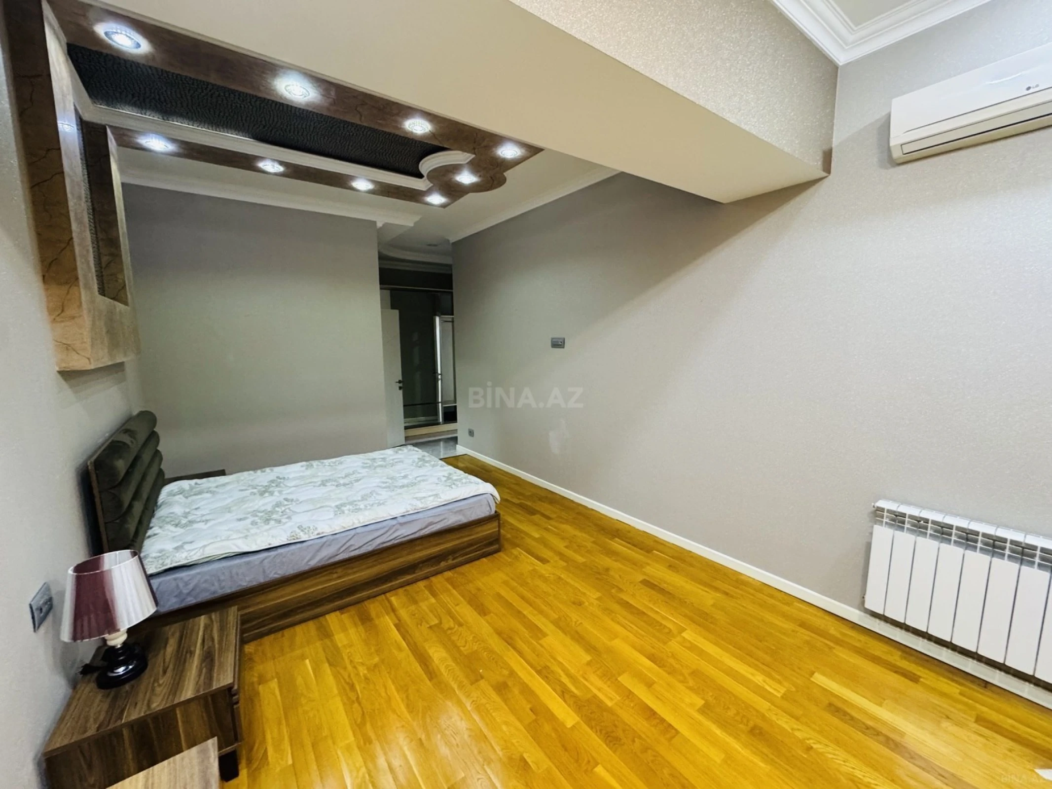 Kirayə verilir 2 otaqlı mənzil 96 m²