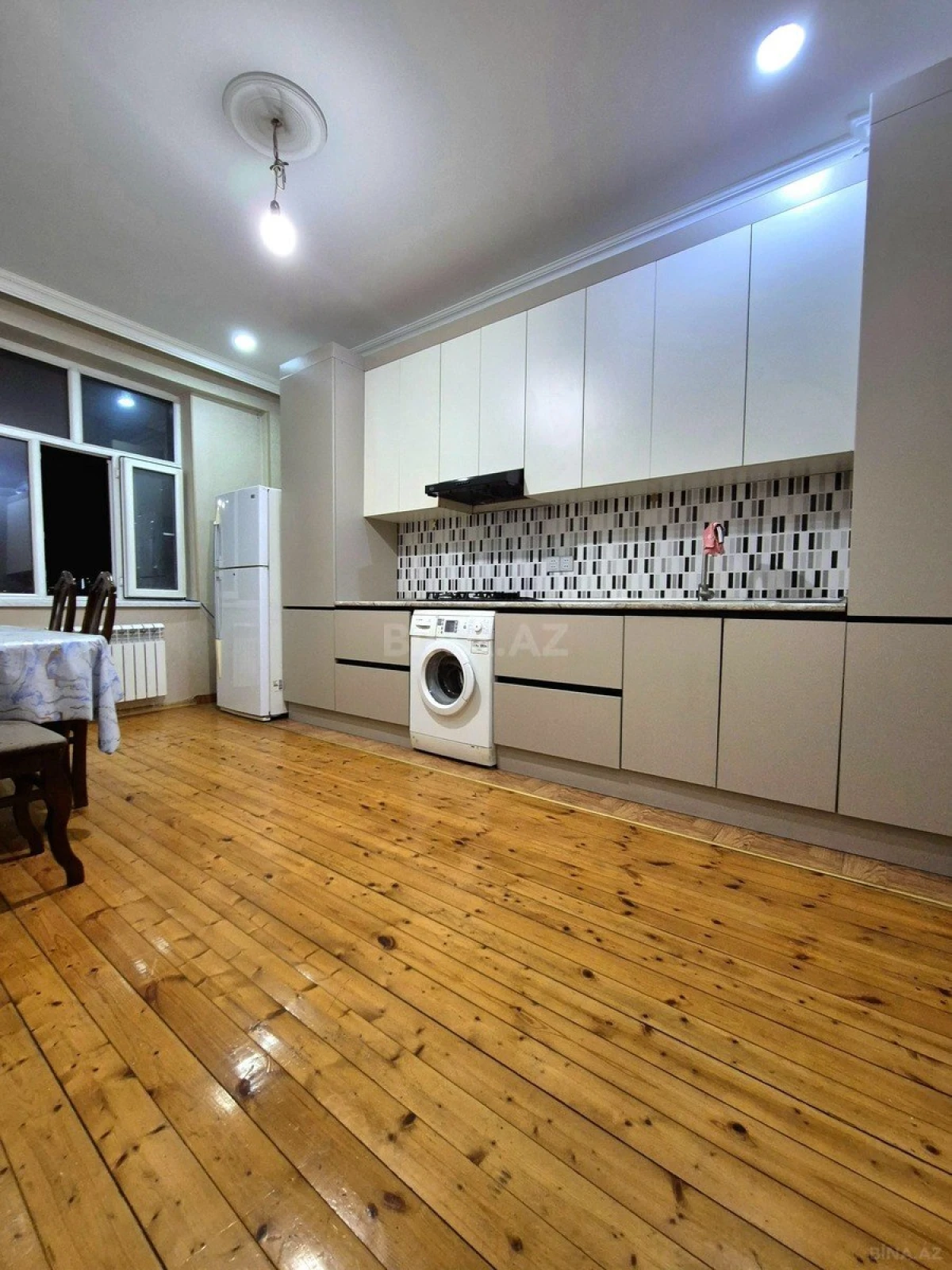 Kirayə verilir 2 otaqlı mənzil 100 m²