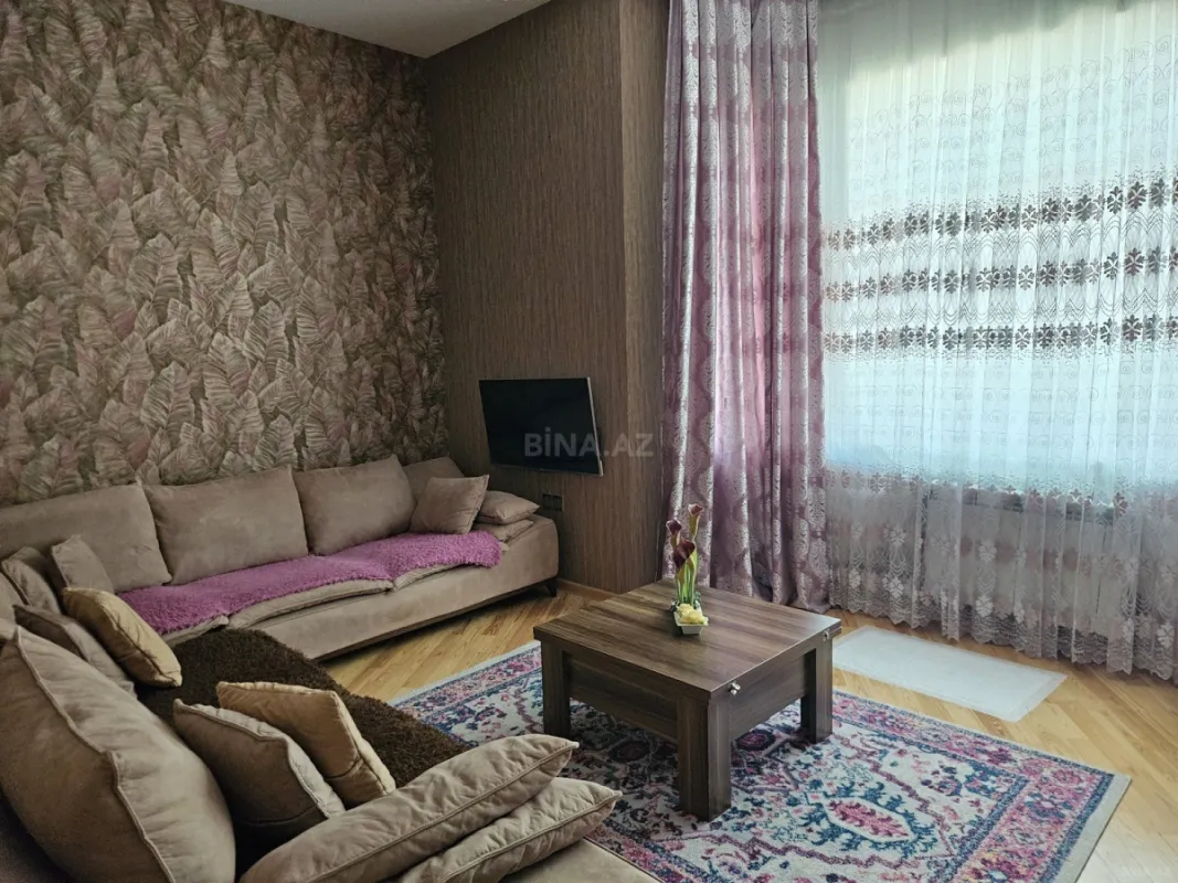 Satılır 8 otaqlı həyət evi 168 m²