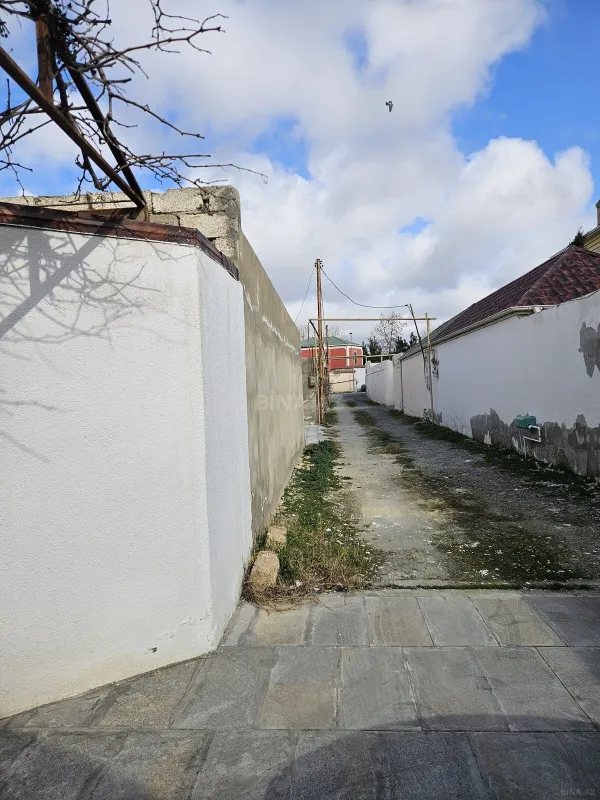 Satılır 8 otaqlı həyət evi 168 m²