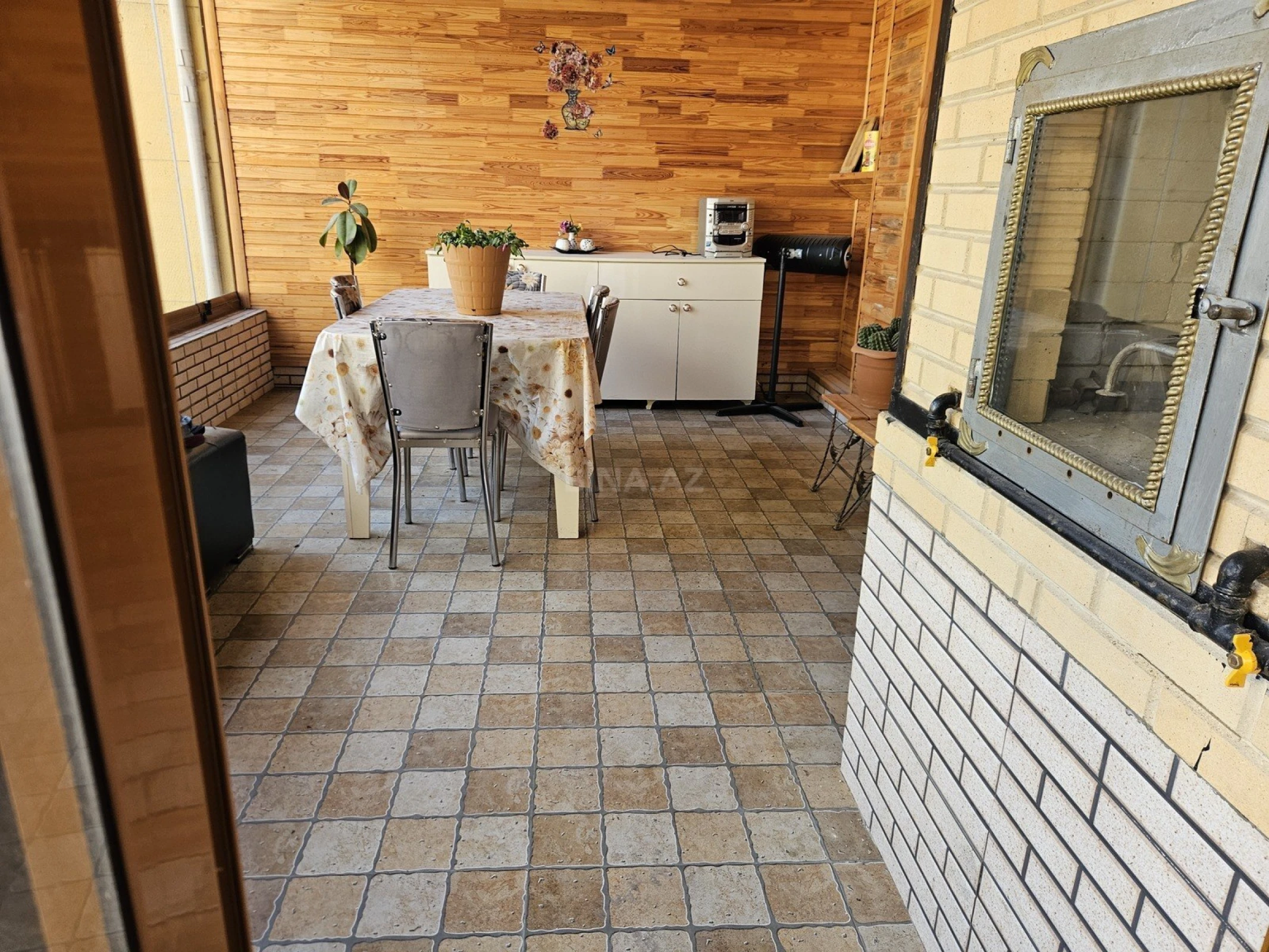 Satılır 8 otaqlı həyət evi 168 m²