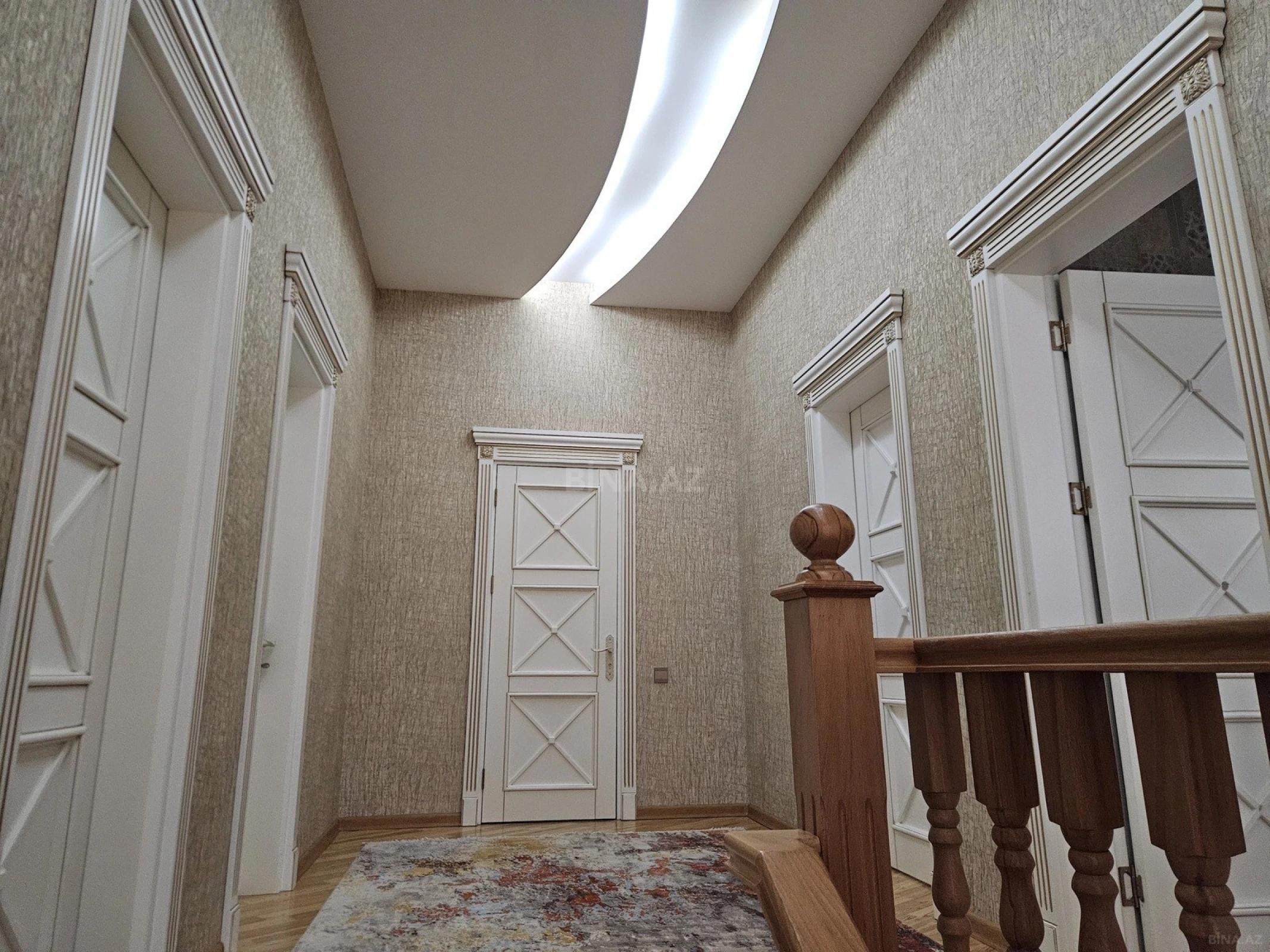 Satılır 8 otaqlı həyət evi 168 m²